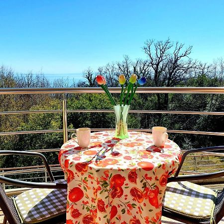 Starry Night - Smart Tv, Extra Big Bed, Big Bathtub, Private Parking, Sea View, Wifi, 2Bedrooms Volosko Zewnętrze zdjęcie