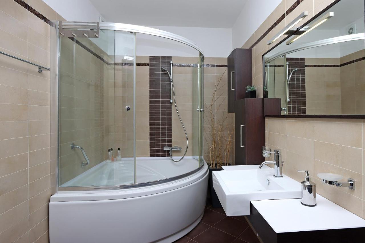 Starry Night - Smart Tv, Extra Big Bed, Big Bathtub, Private Parking, Sea View, Wifi, 2Bedrooms Volosko Zewnętrze zdjęcie