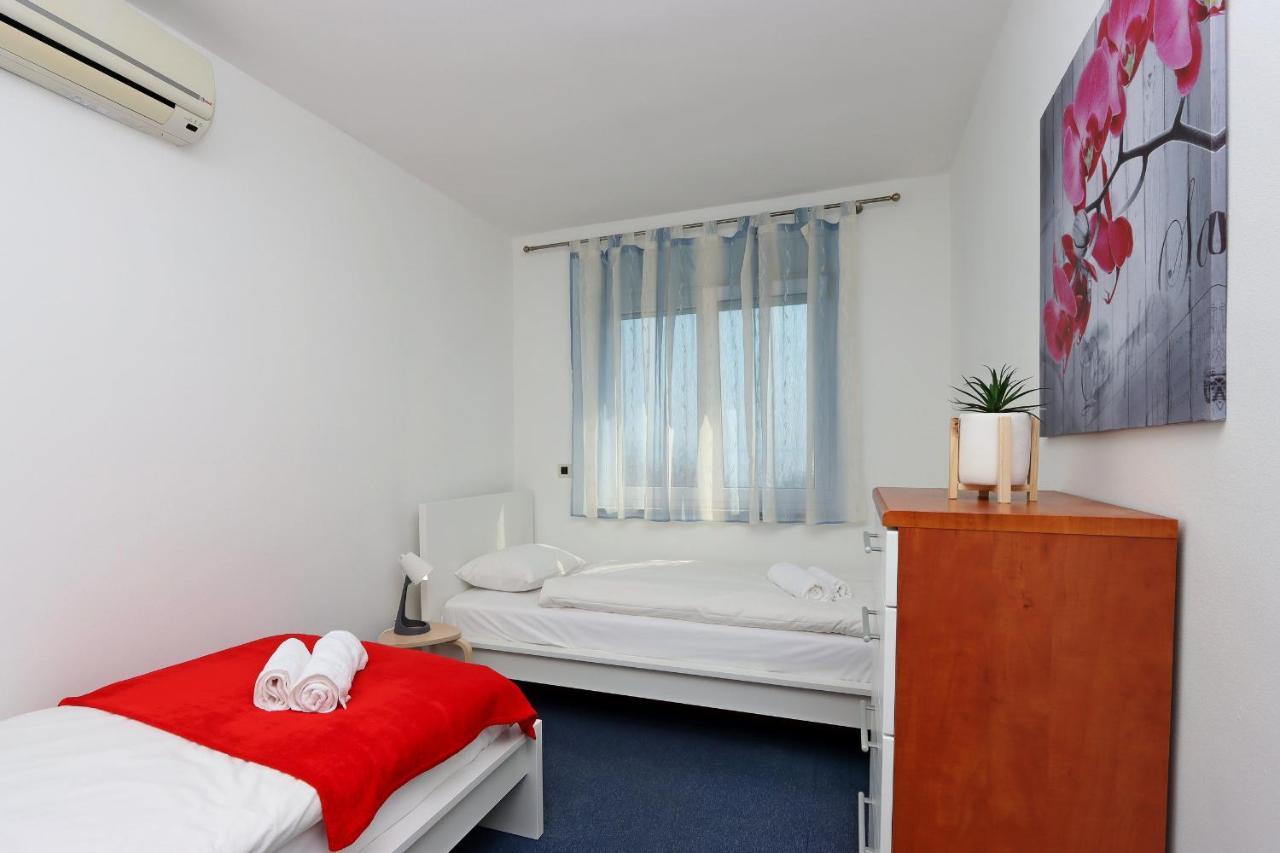 Starry Night - Smart Tv, Extra Big Bed, Big Bathtub, Private Parking, Sea View, Wifi, 2Bedrooms Volosko Zewnętrze zdjęcie