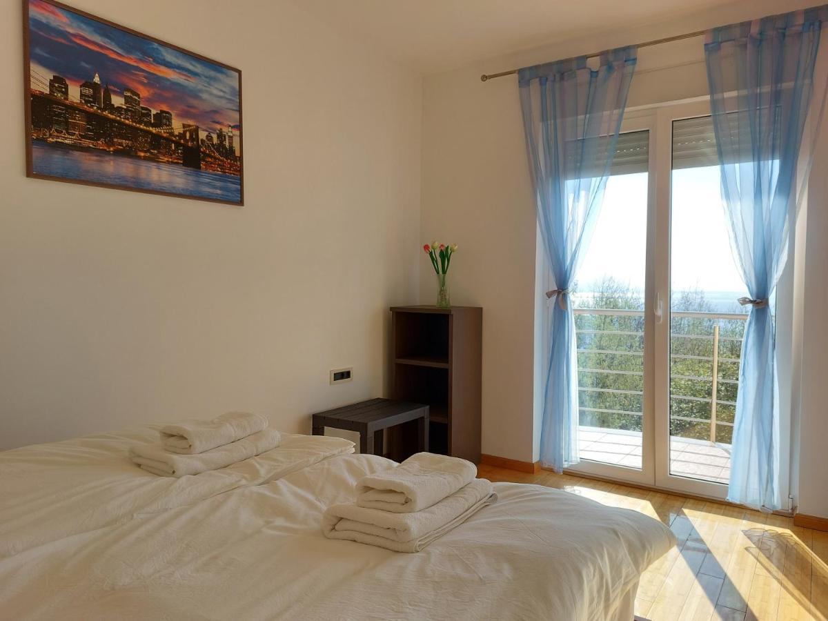 Starry Night - Smart Tv, Extra Big Bed, Big Bathtub, Private Parking, Sea View, Wifi, 2Bedrooms Volosko Zewnętrze zdjęcie