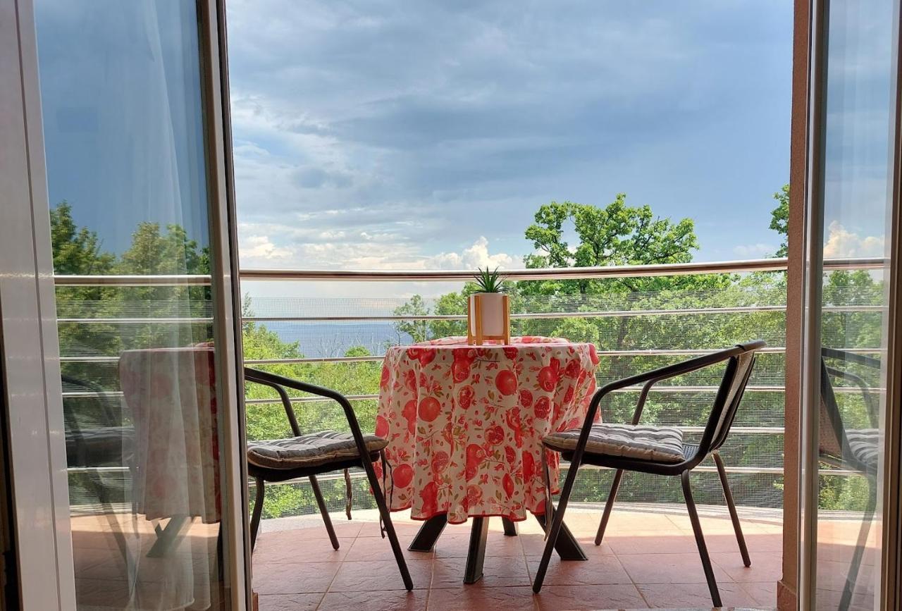 Starry Night - Smart Tv, Extra Big Bed, Big Bathtub, Private Parking, Sea View, Wifi, 2Bedrooms Volosko Zewnętrze zdjęcie